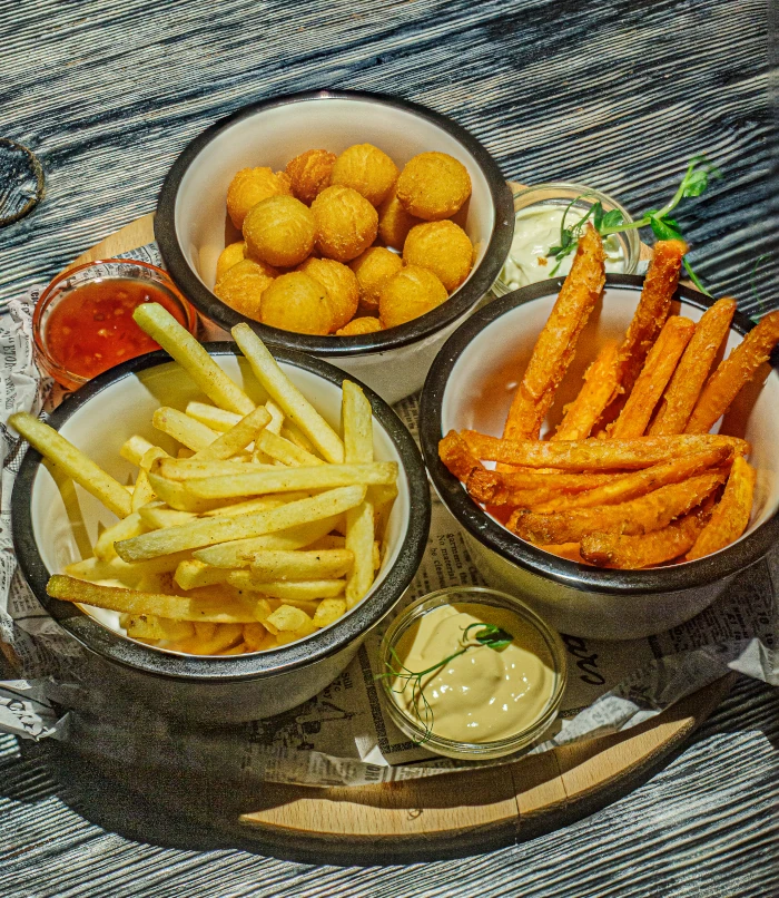 POTATOE’S MIX WITH THREE SAUCES